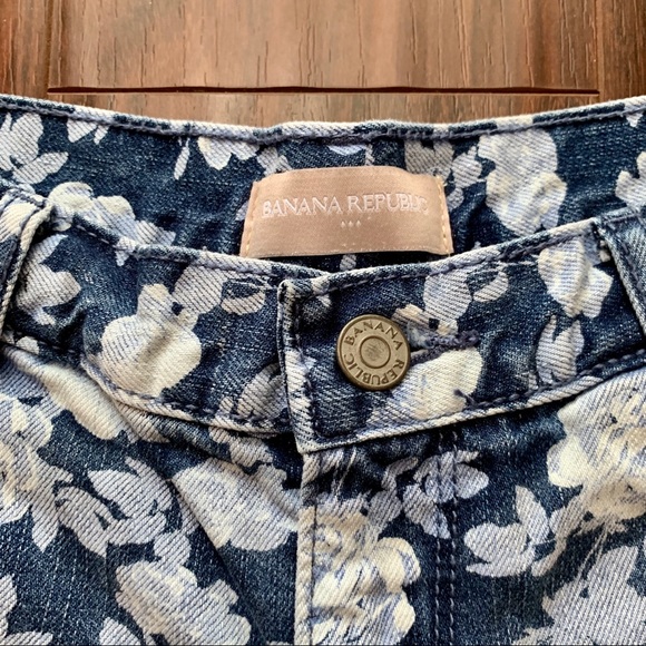 🎉HP🎉 Banana Republic Floral Print Denim Shorts - Picture 3 of 7